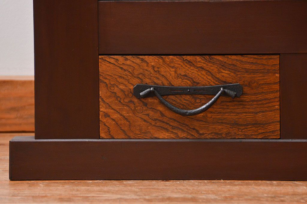 アンティーク家具　六尺　古民具・骨董 丸桟仕上げの水屋箪笥サイドボード