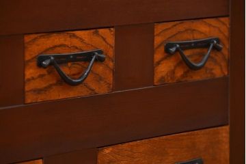 アンティーク家具　六尺　古民具・骨董 丸桟仕上げの水屋箪笥サイドボード