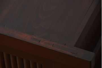 アンティーク家具　アンティーク  丸桟仕上げの上品な水屋箪笥サイドボード(収納棚、下駄箱)