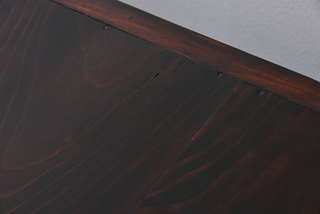 アンティーク家具　アンティーク  丸桟仕上げの上品な水屋箪笥サイドボード(収納棚、下駄箱)