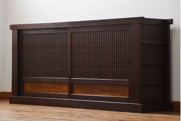 アンティーク家具　アンティーク  丸桟仕上げの上品な水屋箪笥サイドボード(収納棚、下駄箱)