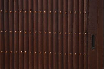 アンティーク家具　アンティーク  丸桟仕上げの上品な水屋箪笥サイドボード(収納棚、下駄箱)