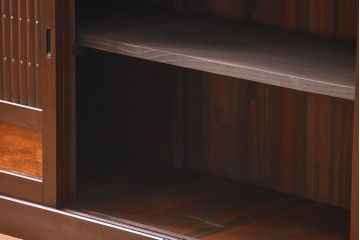 アンティーク家具　アンティーク  丸桟仕上げの上品な水屋箪笥サイドボード(収納棚、下駄箱)