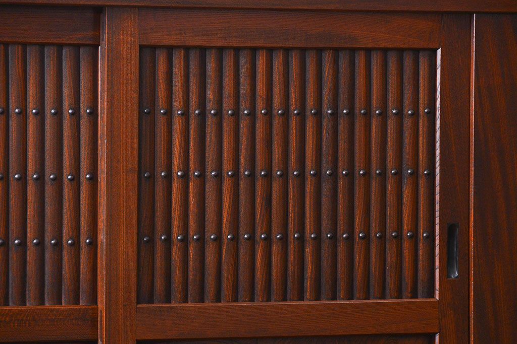 アンティーク家具　古民具・骨董 前面総欅材!上質な近江水屋箪笥(収納棚、食器棚)