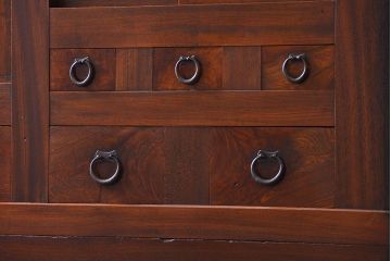 アンティーク家具　古民具・骨董 前面総欅材!上質な近江水屋箪笥(収納棚、食器棚)