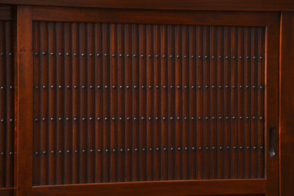 アンティーク家具　古民具・骨董 前面総欅材!上質な近江水屋箪笥(収納棚、食器棚)