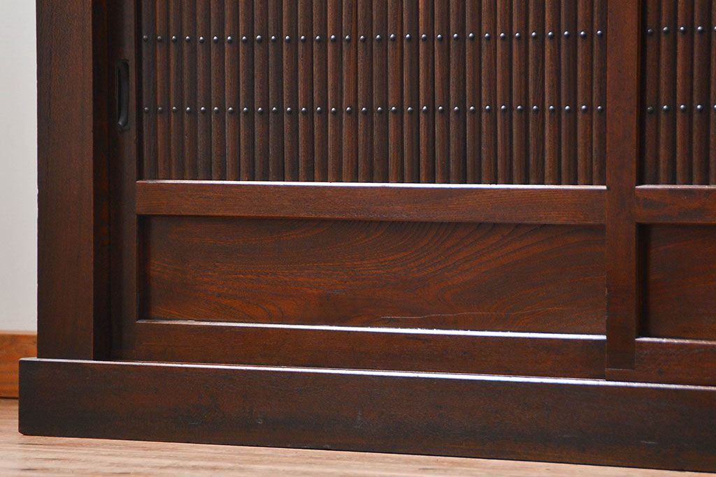 アンティーク家具　古民具・骨董 前面総欅材!上質な近江水屋箪笥(収納棚、食器棚)