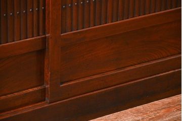 アンティーク家具　古民具・骨董 前面総欅材!上質な近江水屋箪笥(収納棚、食器棚)