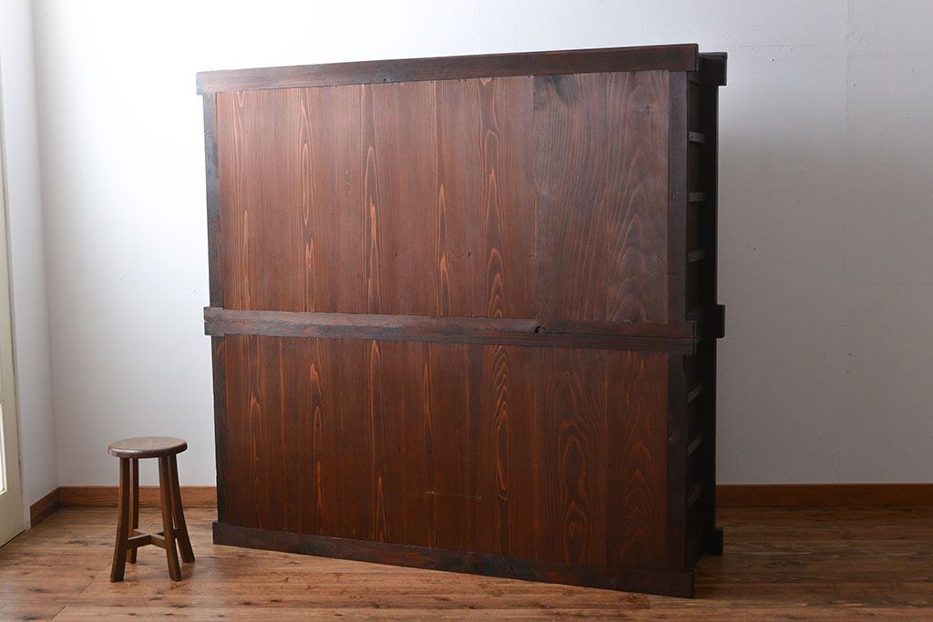 アンティーク家具　古民具・骨董 前面総欅材!上質な近江水屋箪笥(収納棚、食器棚)