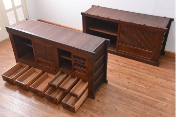 アンティーク家具　古民具・骨董 前面総欅材!上質な近江水屋箪笥(収納棚、食器棚)