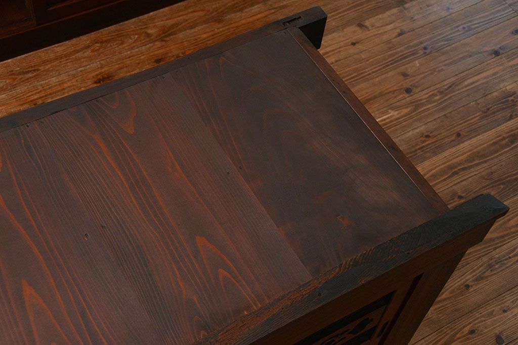 アンティーク家具　古民具・骨董 前面総欅材!上質な近江水屋箪笥(収納棚、食器棚)