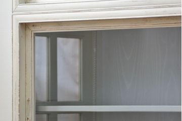 アンティーク家具　アンティークペイント ガラスの取っ手の大きな収納棚(ガラスケース、飾り棚)