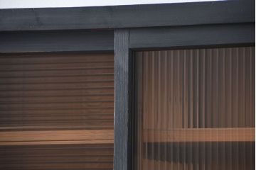 アンティーク家具　アンティークペイント モールガラス二段重ね収納棚(飾り棚、食器棚)