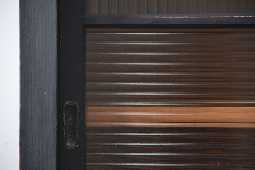 アンティーク家具　アンティークペイント モールガラス二段重ね収納棚(飾り棚、食器棚)