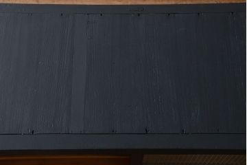 アンティーク家具　アンティークペイント モールガラス二段重ね収納棚(飾り棚、食器棚)