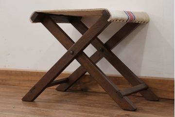 アンティーク家具　アンティークリネン座面の折り畳みスツール