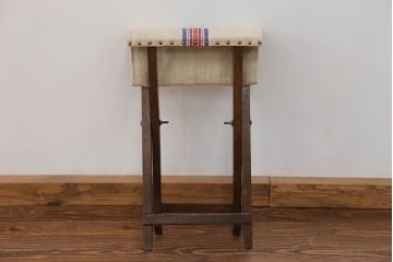 アンティーク家具　アンティークリネン座面の折り畳みスツール