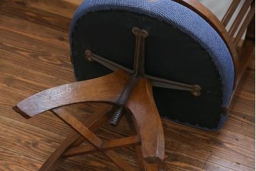 アンティーク家具　大正ロマン 古いナラ材の回転椅子(デスクチェア、回転イス)