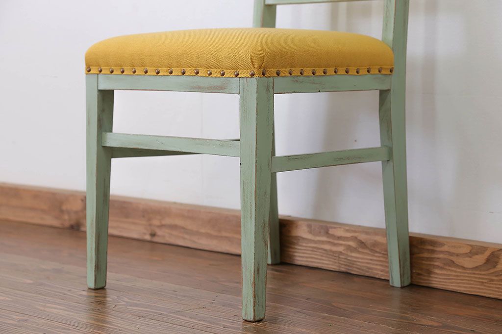 アンティーク家具　アンティークペイント かわいいデザインの椅子(チェア、イス)