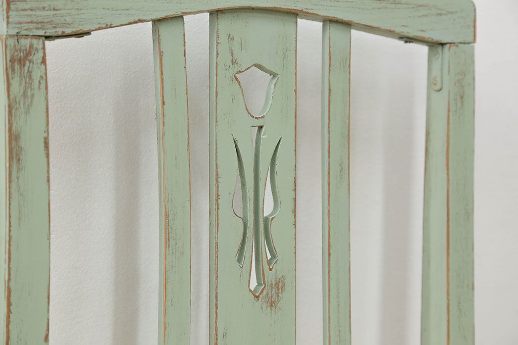 アンティーク家具　アンティークペイント かわいいデザインの椅子(チェア、イス)