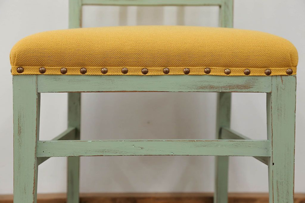 アンティーク家具　アンティークペイント かわいいデザインの椅子(チェア、イス)