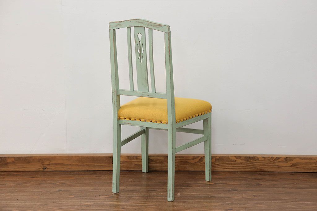 アンティーク家具　アンティークペイント かわいいデザインの椅子(チェア、イス)