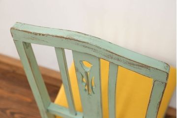 アンティーク家具　アンティークペイント かわいいデザインの椅子(チェア、イス)