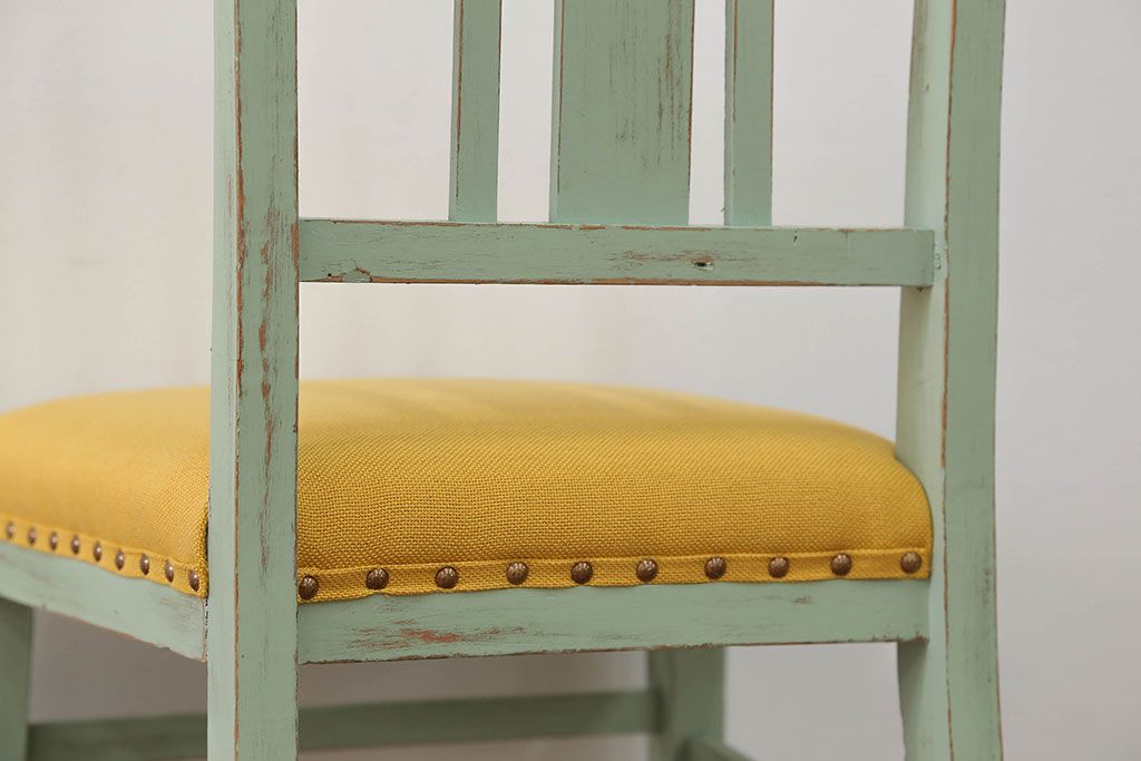 アンティーク家具　アンティークペイント かわいいデザインの椅子(チェア、イス)