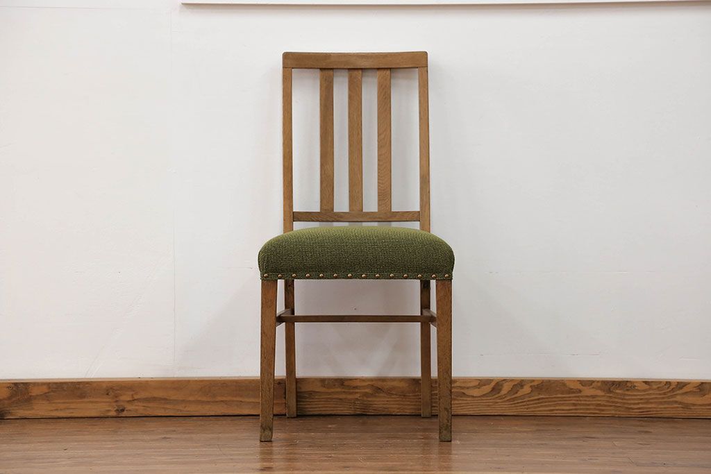 レトロ家具　アンティーク 古いナラ材のレトロな椅子(イス、チェア)