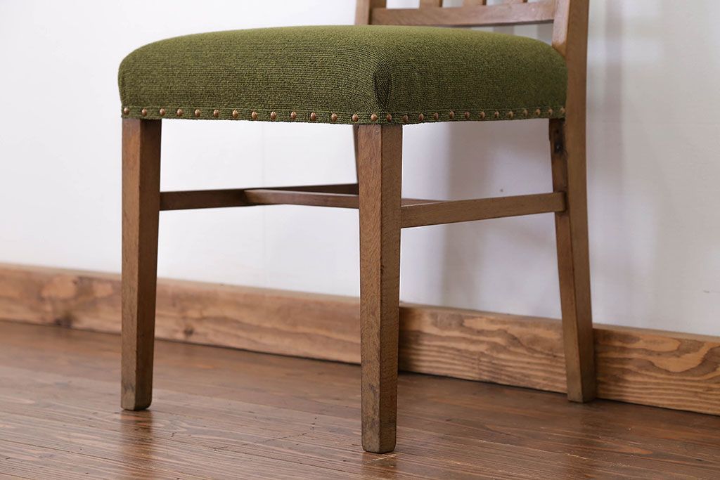 レトロ家具　アンティーク 古いナラ材のレトロな椅子(イス、チェア)