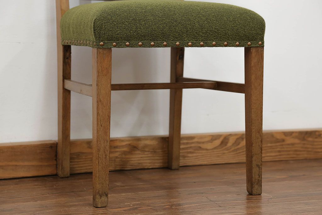 レトロ家具　アンティーク 古いナラ材のレトロな椅子(イス、チェア)