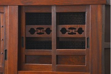 アンティーク家具　アンティーク 前面欅材!重厚な六尺水屋箪笥(食器棚、収納棚)