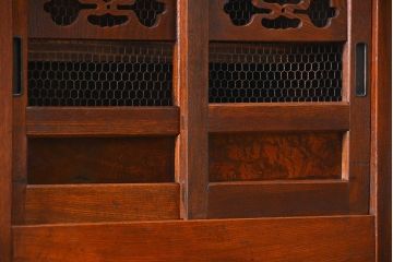 アンティーク家具　アンティーク 前面欅材!重厚な六尺水屋箪笥(食器棚、収納棚)