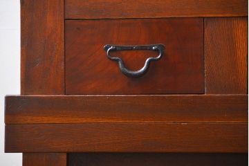 アンティーク家具　アンティーク 前面欅材!重厚な六尺水屋箪笥(食器棚、収納棚)