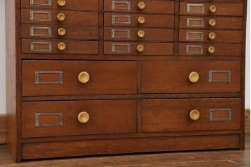 レトロ家具　昭和レトロ ネームプレート付き 34杯 アンティーク小引き出し