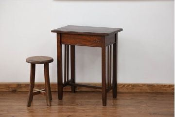 アンティーク家具　アンティーク 古いナラ材の引き出し付きサイドテーブル