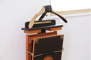 アンティーク雑貨　ジャンク品 イタリア製 豪華な作りのパンツプレスハンガー(ズボンプレッサー)