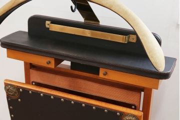 アンティーク雑貨　ジャンク品 イタリア製 豪華な作りのパンツプレスハンガー(ズボンプレッサー)