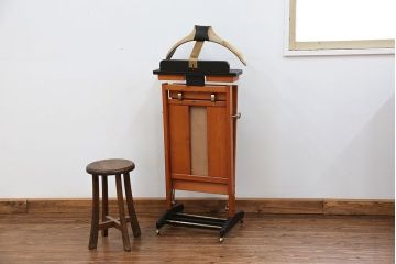 アンティーク雑貨　ジャンク品 イタリア製 豪華な作りのパンツプレスハンガー(ズボンプレッサー)