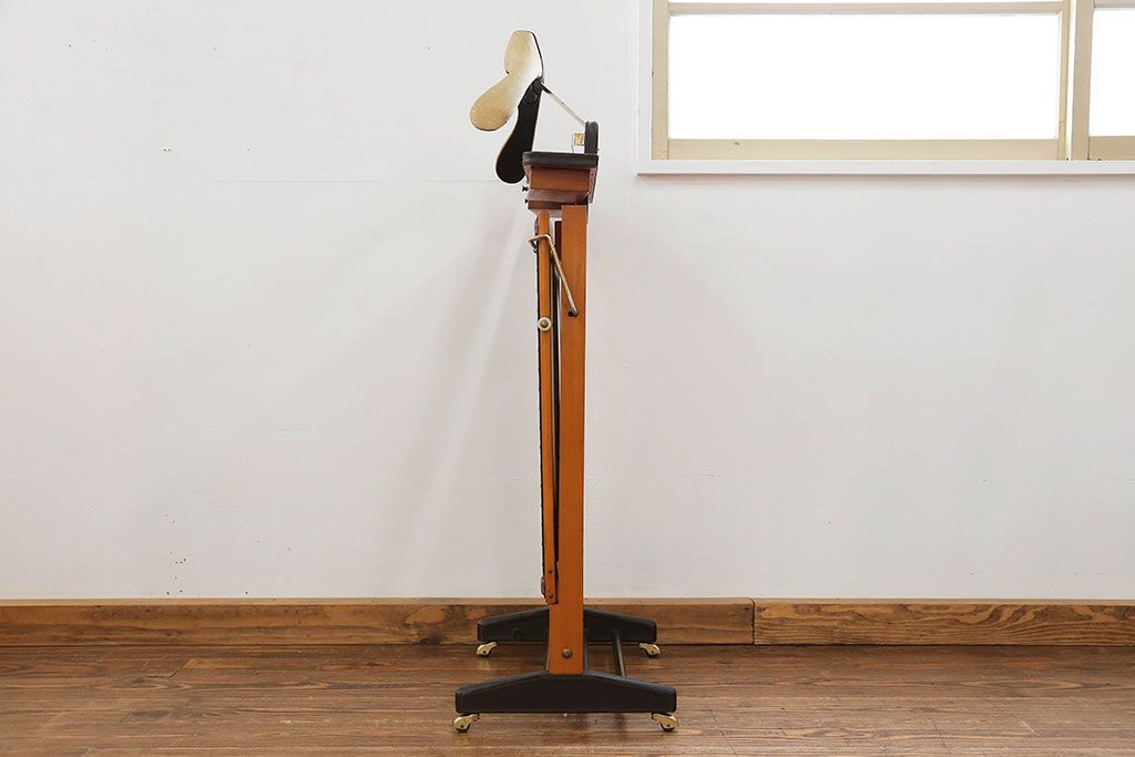 アンティーク雑貨　ジャンク品 イタリア製 豪華な作りのパンツプレスハンガー(ズボンプレッサー)