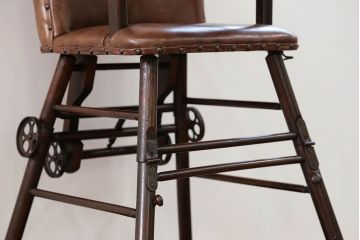 アンティーク家具　イギリスアンティーク 本革仕上げの上質な2WAYベビーチェア(キッズチェア)