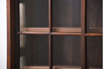 アンティーク家具　アンティーク 前面栗材の薄型収納棚(本棚、飾り棚)
