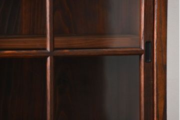 アンティーク家具　アンティーク 前面栗材の薄型収納棚(本棚、飾り棚)