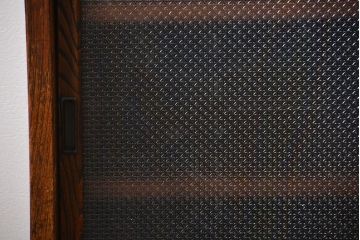 アンティーク家具　アンティーク 前面栗材の薄型収納棚(本棚、飾り棚)