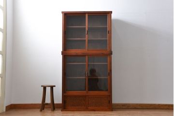 アンティーク家具　アンティーク 古い木のシンプルな二段重ね収納棚 (書棚、食器棚)