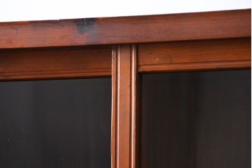 アンティーク家具　アンティーク 古い木のシンプルな二段重ね収納棚 (書棚、食器棚)