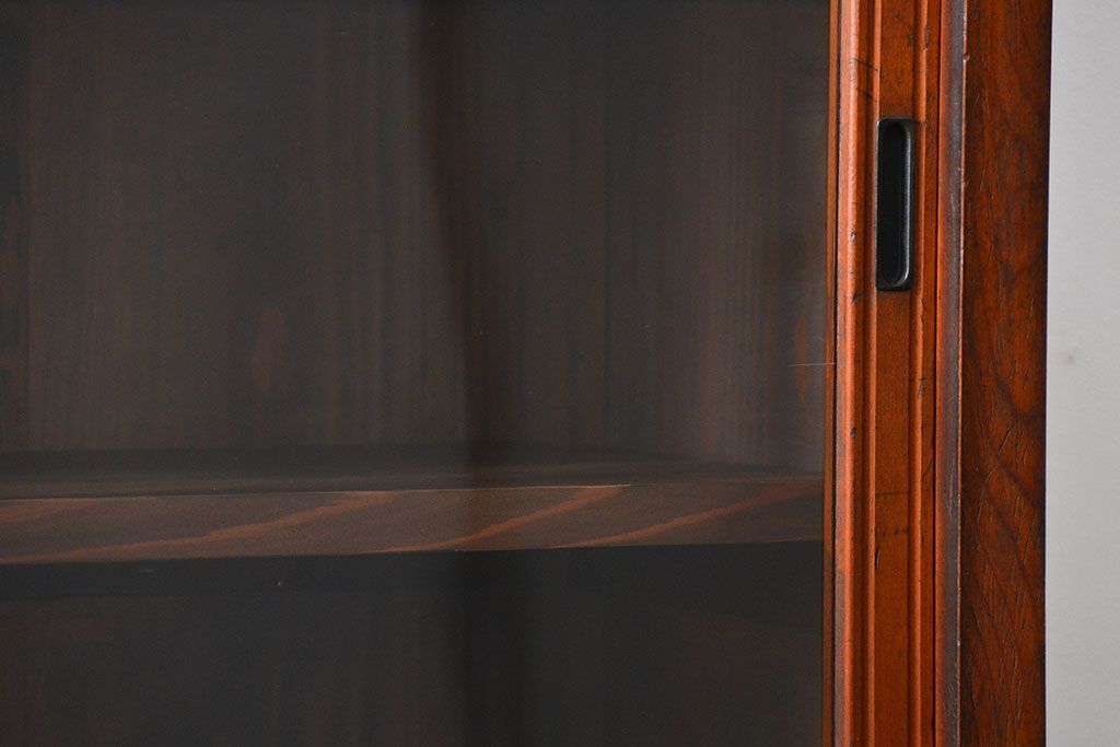 アンティーク家具　アンティーク 古い木のシンプルな二段重ね収納棚 (書棚、食器棚)