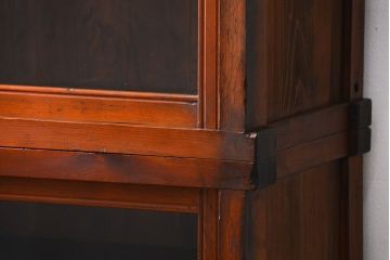 アンティーク家具　アンティーク 古い木のシンプルな二段重ね収納棚 (書棚、食器棚)