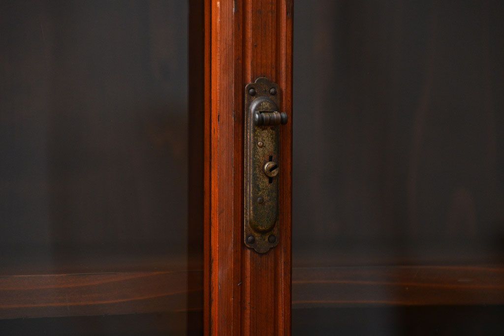 アンティーク家具　アンティーク 古い木のシンプルな二段重ね収納棚 (書棚、食器棚)