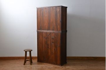 アンティーク家具　アンティーク 古い木のシンプルな二段重ね収納棚 (書棚、食器棚)